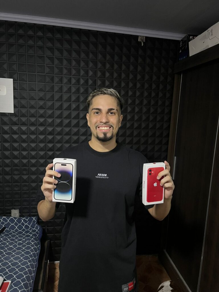 PARTICIPE E CONCORRA A UM IPHONE NOVO COM O CADUH ARAUJO!