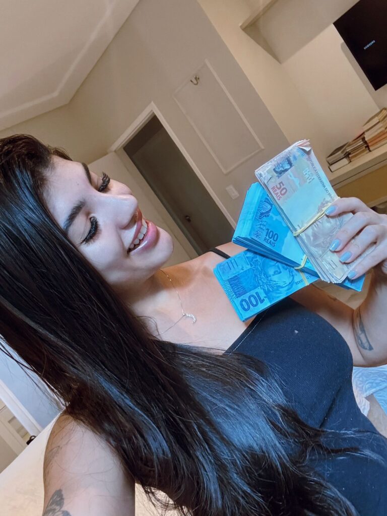 PARTICIPE E CONCORRA A MIL REAIS EM COMPRAS OU NO PIX COM RAYLINE!
