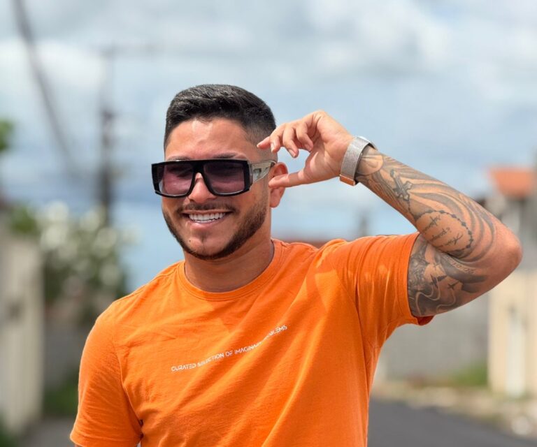 PARTICIPE E CONCORRA A UM IPHONE NOVO COM O PAQUITO!